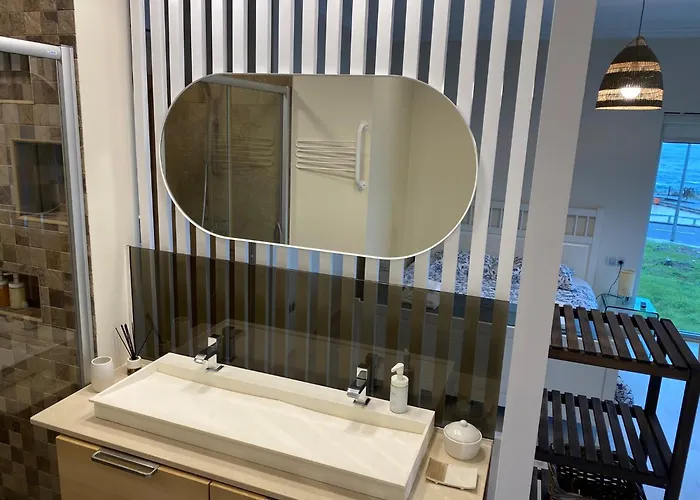 Angeiras House - Porto - By The Sea